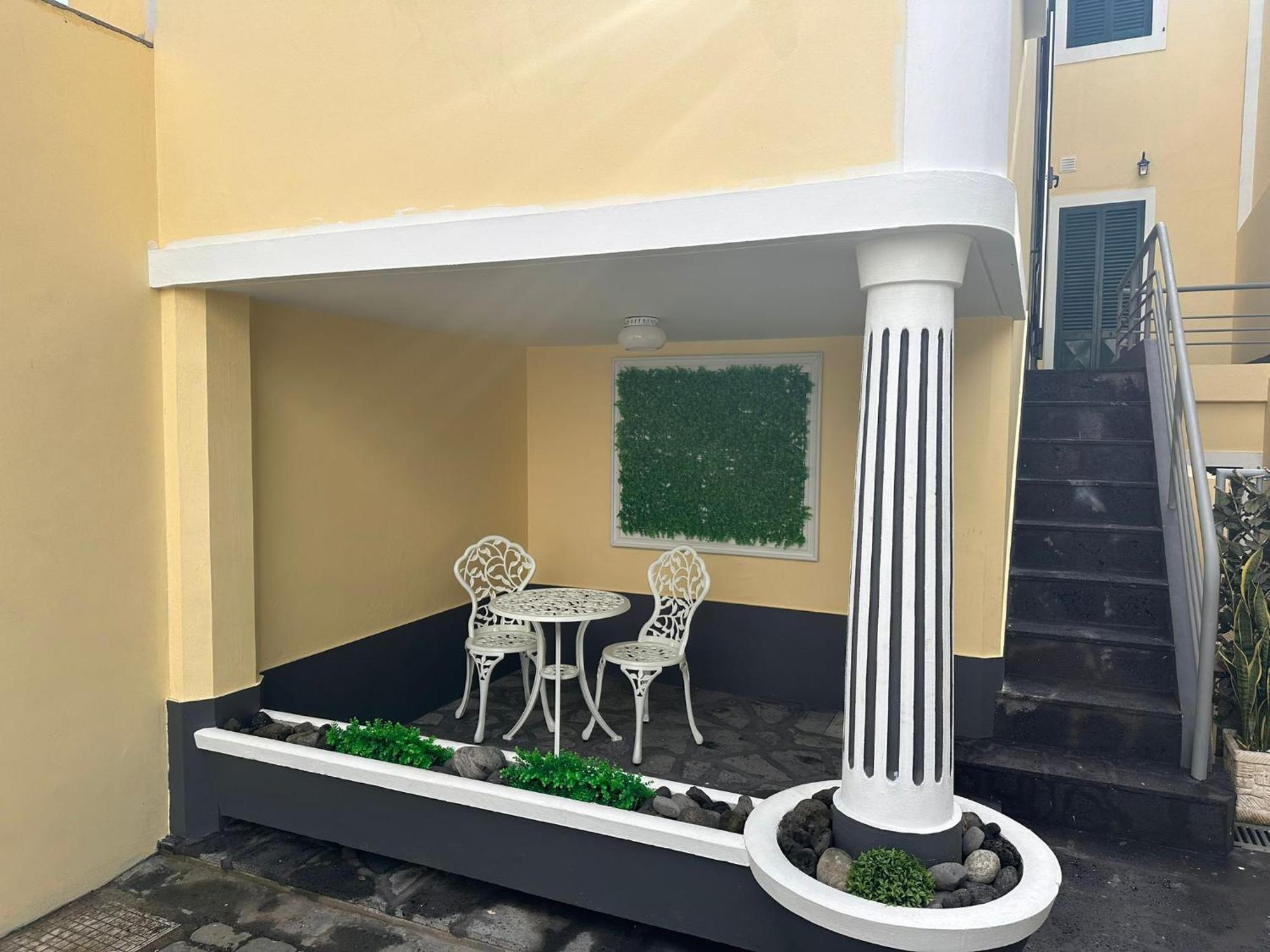 Azor International Hostel Ponta Delgada Buitenkant foto